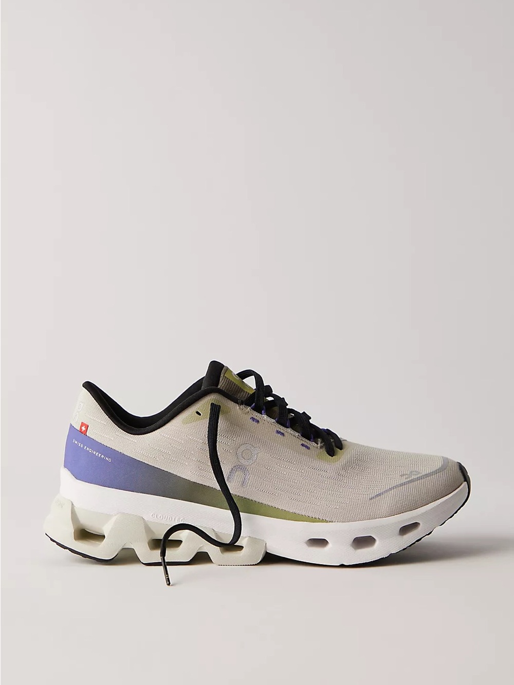 On Running Cloudspark Sneaker in Ice/Grove sz 5 New in Box